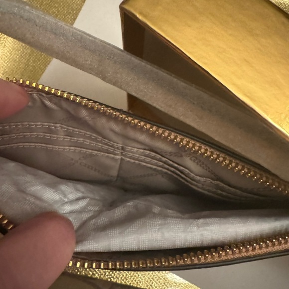 Micheal KORS Perforated Ballet Clutch - Picture 3 of 5